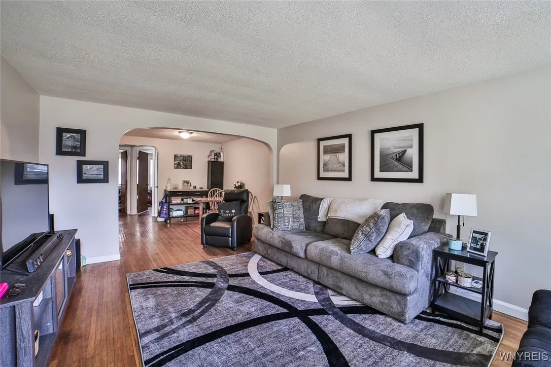 LIVING ROOM APT 1