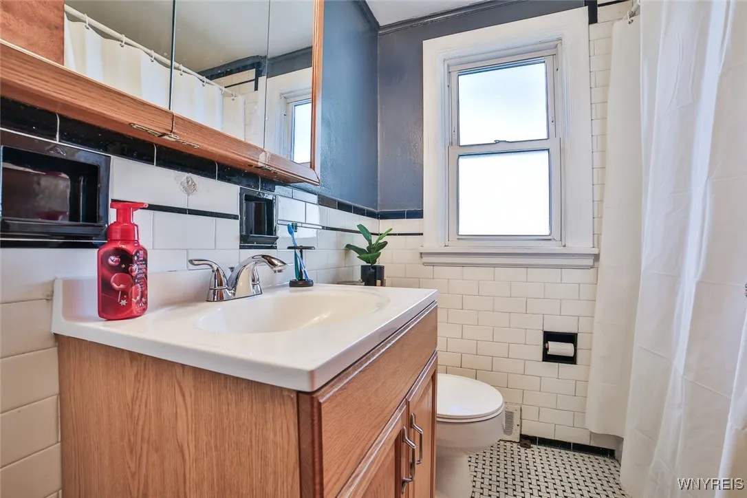 BATH APT 1