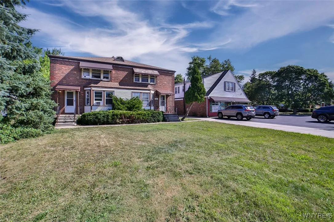 660 Cleveland Drive, Cheektowaga, New York 14425, Cheektowaga, New York 14425, 8 Bedrooms Bedrooms, ,4 BathroomsBathrooms,Residential,For Sale,660 Cleveland Drive, Cheektowaga, New York 14425,B1623855