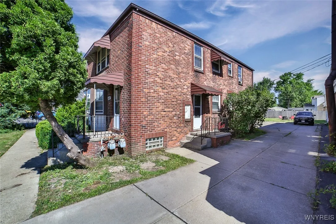 660 Cleveland Drive, Cheektowaga, New York 14425, Cheektowaga, New York 14425, 8 Bedrooms Bedrooms, ,4 BathroomsBathrooms,Residential,For Sale,660 Cleveland Drive, Cheektowaga, New York 14425,B1623855