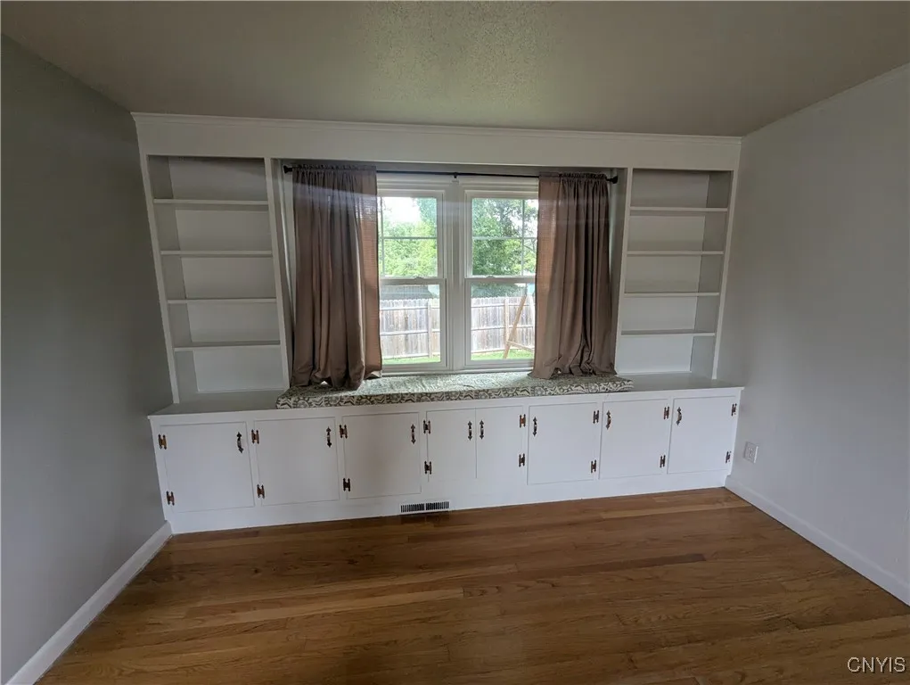 8242 Eden Lane, Lysander, New York 13027, Lysander, New York 13027, 4 Bedrooms Bedrooms, 7 Rooms Rooms,1 BathroomBathrooms,Residential,For Sale,8242 Eden Lane, Lysander, New York 13027,S1623859