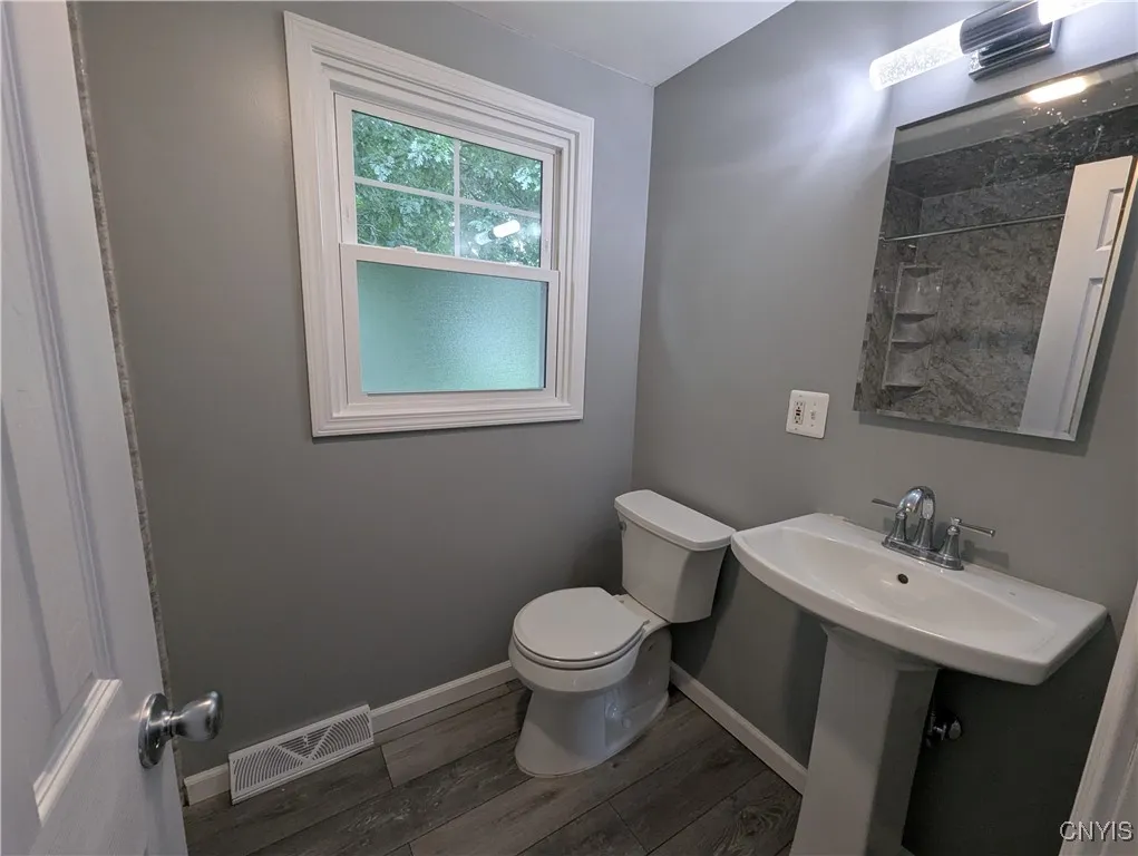 8242 Eden Lane, Lysander, New York 13027, Lysander, New York 13027, 4 Bedrooms Bedrooms, 7 Rooms Rooms,1 BathroomBathrooms,Residential,For Sale,8242 Eden Lane, Lysander, New York 13027,S1623859