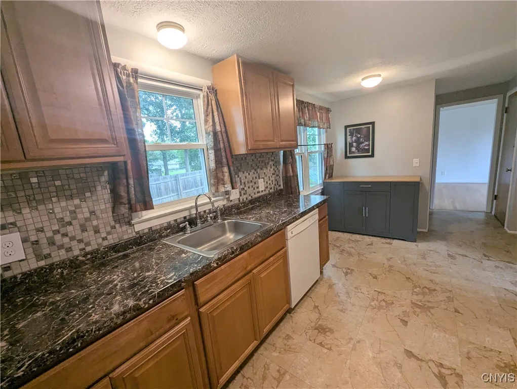 8242 Eden Lane, Lysander, New York 13027, Lysander, New York 13027, 4 Bedrooms Bedrooms, 7 Rooms Rooms,1 BathroomBathrooms,Residential,For Sale,8242 Eden Lane, Lysander, New York 13027,S1623859