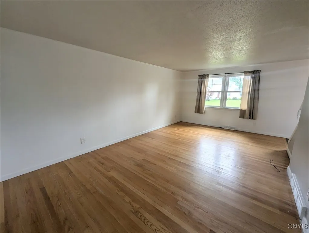 8242 Eden Lane, Lysander, New York 13027, Lysander, New York 13027, 4 Bedrooms Bedrooms, 7 Rooms Rooms,1 BathroomBathrooms,Residential,For Sale,8242 Eden Lane, Lysander, New York 13027,S1623859