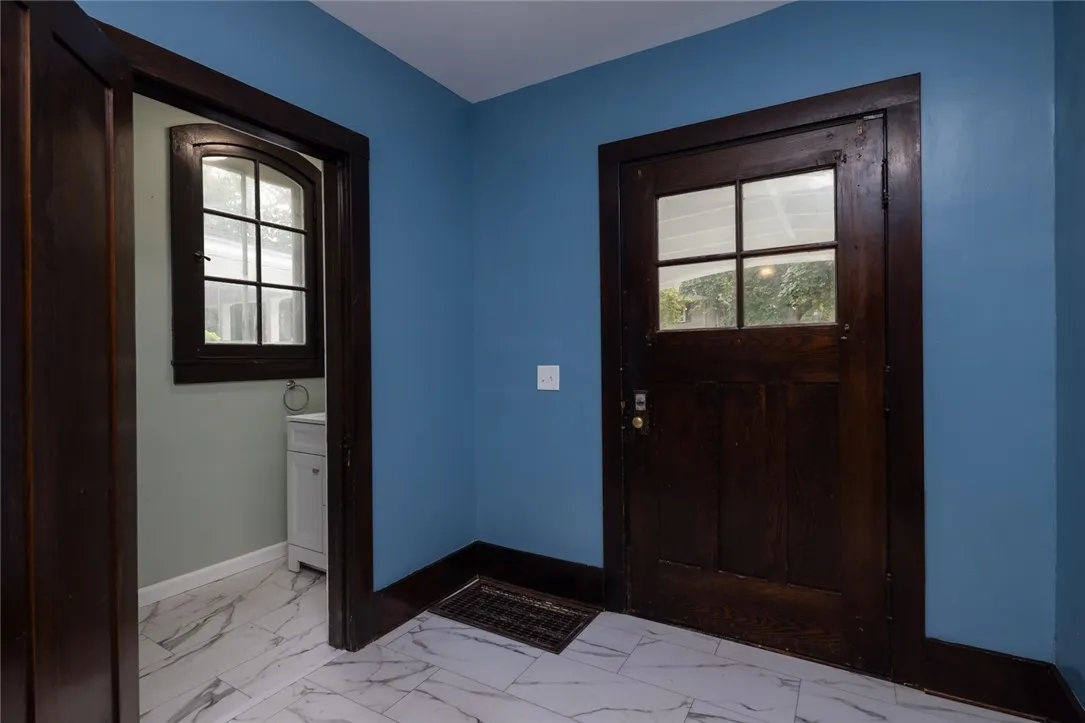 39 Rugby Avenue, Rochester, New York 14619, Rochester, New York 14619, 4 Bedrooms Bedrooms, 7 Rooms Rooms,1 BathroomBathrooms,Residential,For Sale,39 Rugby Avenue, Rochester, New York 14619,R1622992