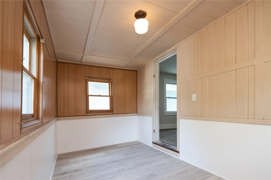 39 Rugby Avenue, Rochester, New York 14619, Rochester, New York 14619, 4 Bedrooms Bedrooms, 7 Rooms Rooms,1 BathroomBathrooms,Residential,For Sale,39 Rugby Avenue, Rochester, New York 14619,R1622992