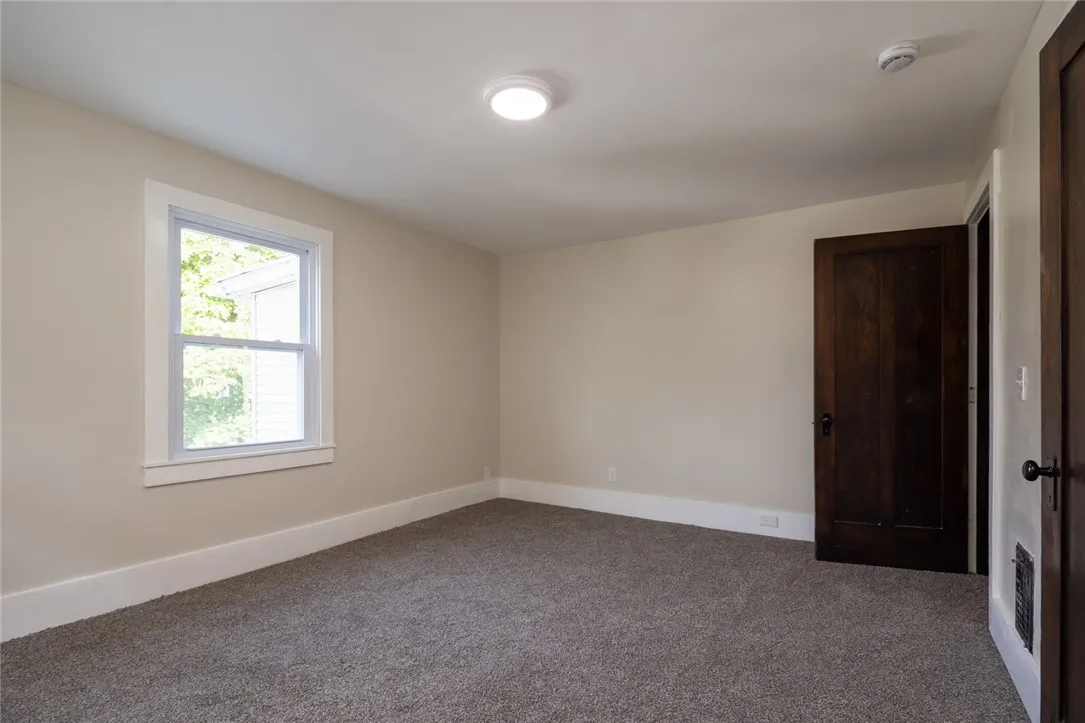 39 Rugby Avenue, Rochester, New York 14619, Rochester, New York 14619, 4 Bedrooms Bedrooms, 7 Rooms Rooms,1 BathroomBathrooms,Residential,For Sale,39 Rugby Avenue, Rochester, New York 14619,R1622992