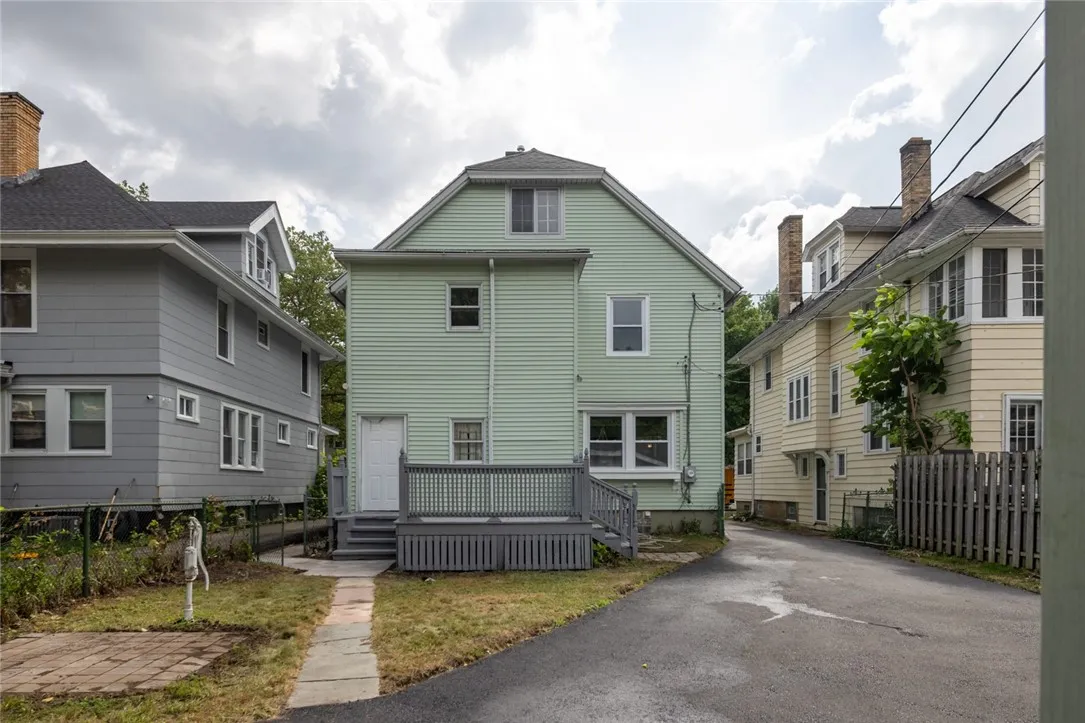 39 Rugby Avenue, Rochester, New York 14619, Rochester, New York 14619, 4 Bedrooms Bedrooms, 7 Rooms Rooms,1 BathroomBathrooms,Residential,For Sale,39 Rugby Avenue, Rochester, New York 14619,R1622992