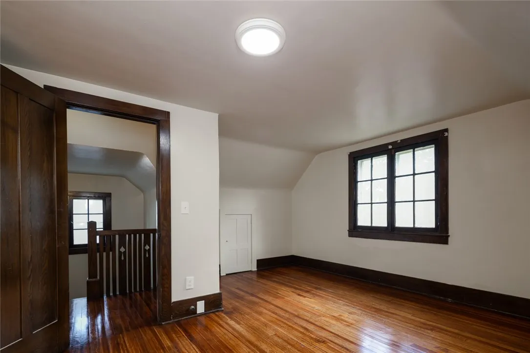 39 Rugby Avenue, Rochester, New York 14619, Rochester, New York 14619, 4 Bedrooms Bedrooms, 7 Rooms Rooms,1 BathroomBathrooms,Residential,For Sale,39 Rugby Avenue, Rochester, New York 14619,R1622992