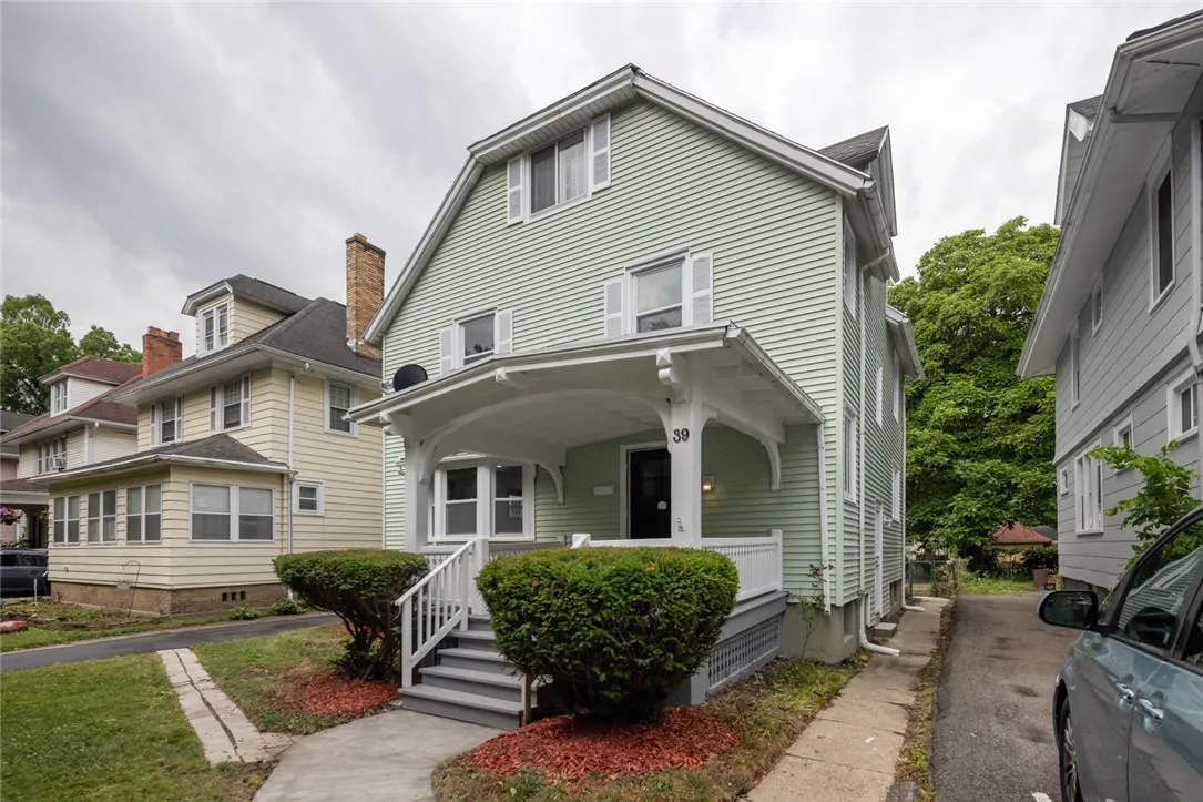 39 Rugby Avenue, Rochester, New York 14619, Rochester, New York 14619, 4 Bedrooms Bedrooms, 7 Rooms Rooms,1 BathroomBathrooms,Residential,For Sale,39 Rugby Avenue, Rochester, New York 14619,R1622992