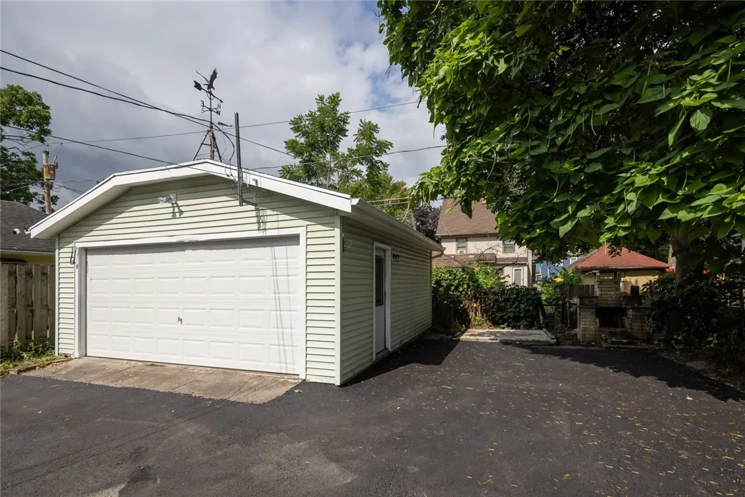 39 Rugby Avenue, Rochester, New York 14619, Rochester, New York 14619, 4 Bedrooms Bedrooms, 7 Rooms Rooms,1 BathroomBathrooms,Residential,For Sale,39 Rugby Avenue, Rochester, New York 14619,R1622992