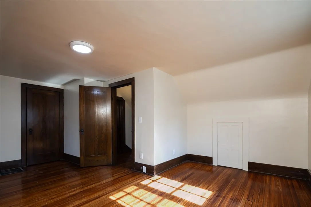39 Rugby Avenue, Rochester, New York 14619, Rochester, New York 14619, 4 Bedrooms Bedrooms, 7 Rooms Rooms,1 BathroomBathrooms,Residential,For Sale,39 Rugby Avenue, Rochester, New York 14619,R1622992