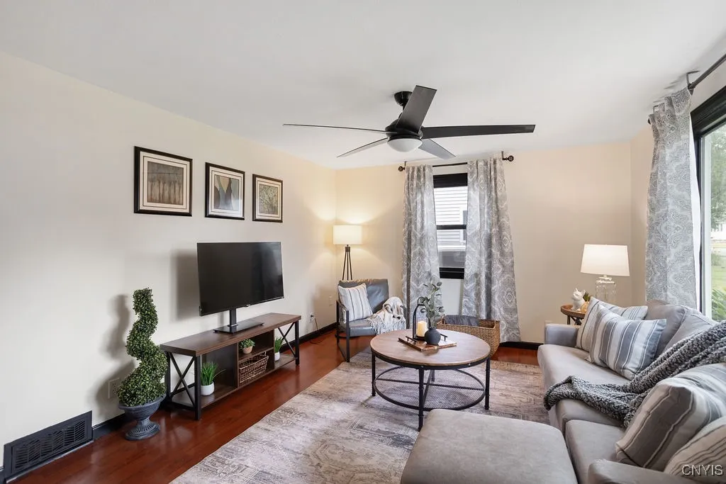 416 Garden City Drive, Salina, New York 13211, Salina, New York 13211, 3 Bedrooms Bedrooms, 6 Rooms Rooms,2 BathroomsBathrooms,Residential,For Sale,416 Garden City Drive, Salina, New York 13211,S1623708
