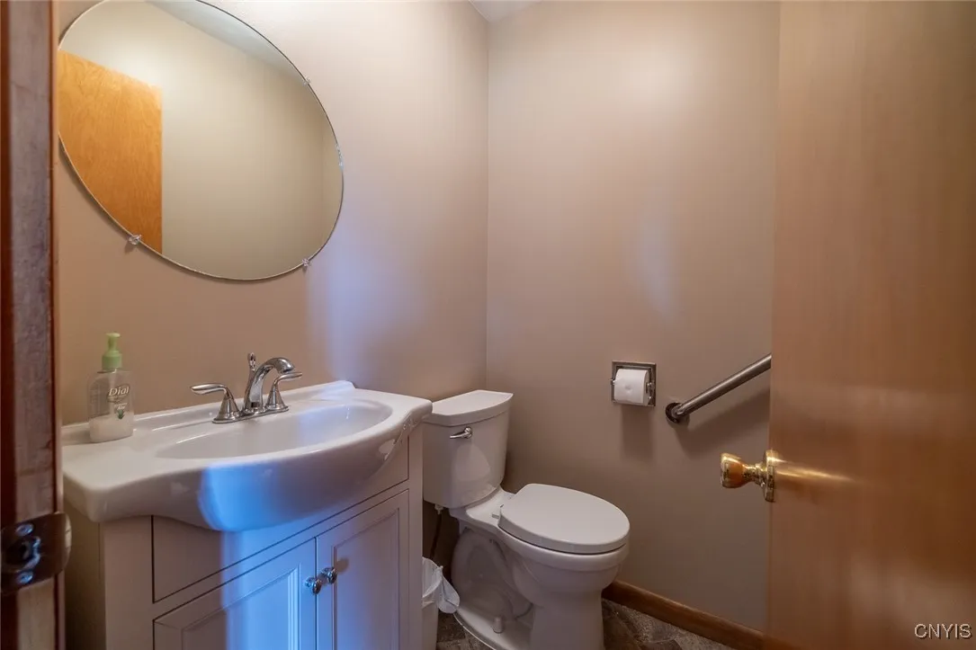 Hall Bath off Foyer