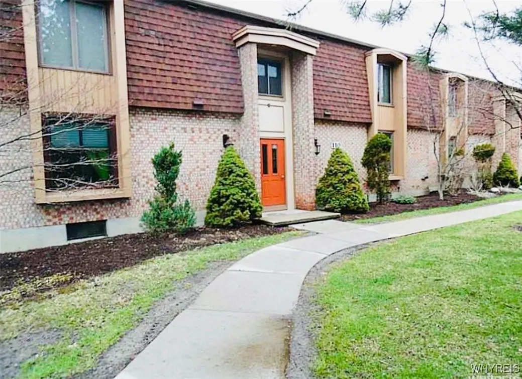 110 Charter Oaks Drive 3, Amherst, New York 14228, Amherst, New York 14228, 1 Bedroom Bedrooms, 4 Rooms Rooms,1 BathroomBathrooms,Residential,For Sale,110 Charter Oaks Drive 3, Amherst, New York 14228,B1623866
