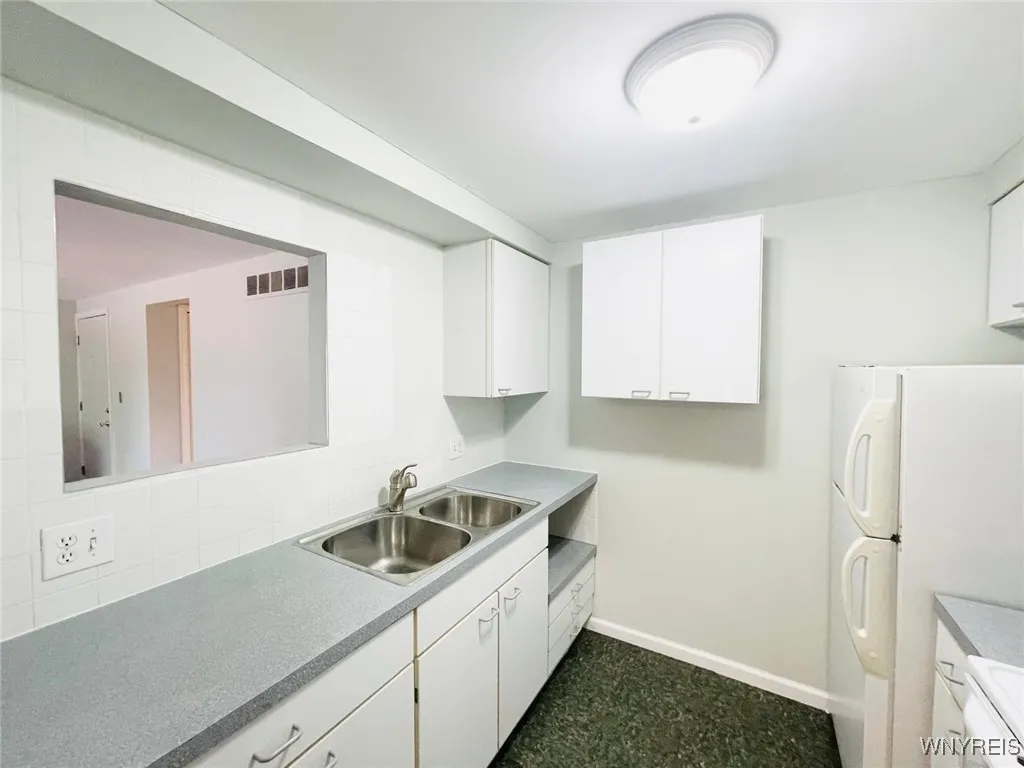 110 Charter Oaks Drive 3, Amherst, New York 14228, Amherst, New York 14228, 1 Bedroom Bedrooms, 4 Rooms Rooms,1 BathroomBathrooms,Residential,For Sale,110 Charter Oaks Drive 3, Amherst, New York 14228,B1623866