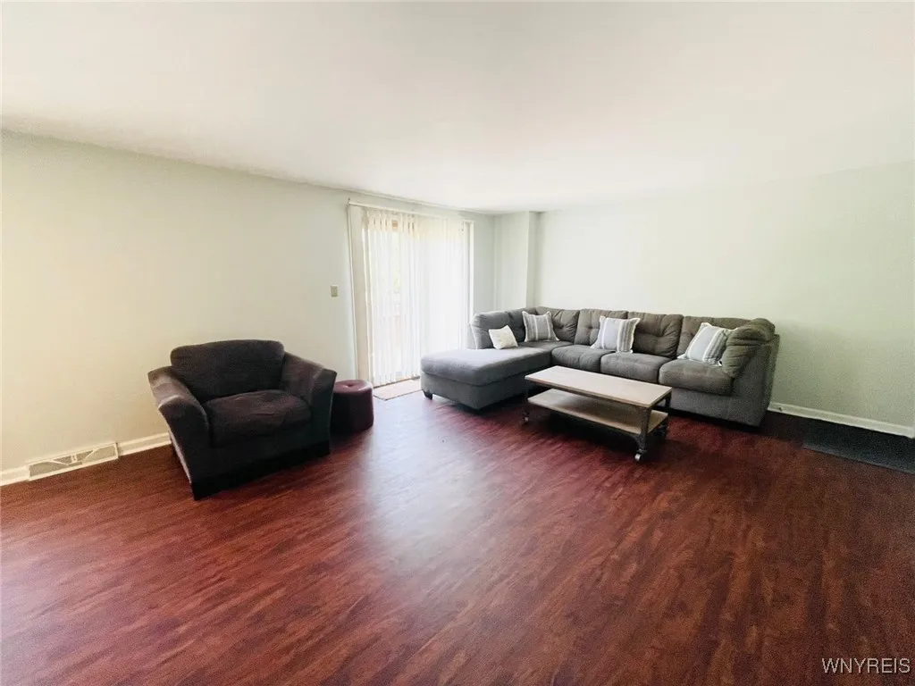 110 Charter Oaks Drive 3, Amherst, New York 14228, Amherst, New York 14228, 1 Bedroom Bedrooms, 4 Rooms Rooms,1 BathroomBathrooms,Residential,For Sale,110 Charter Oaks Drive 3, Amherst, New York 14228,B1623866