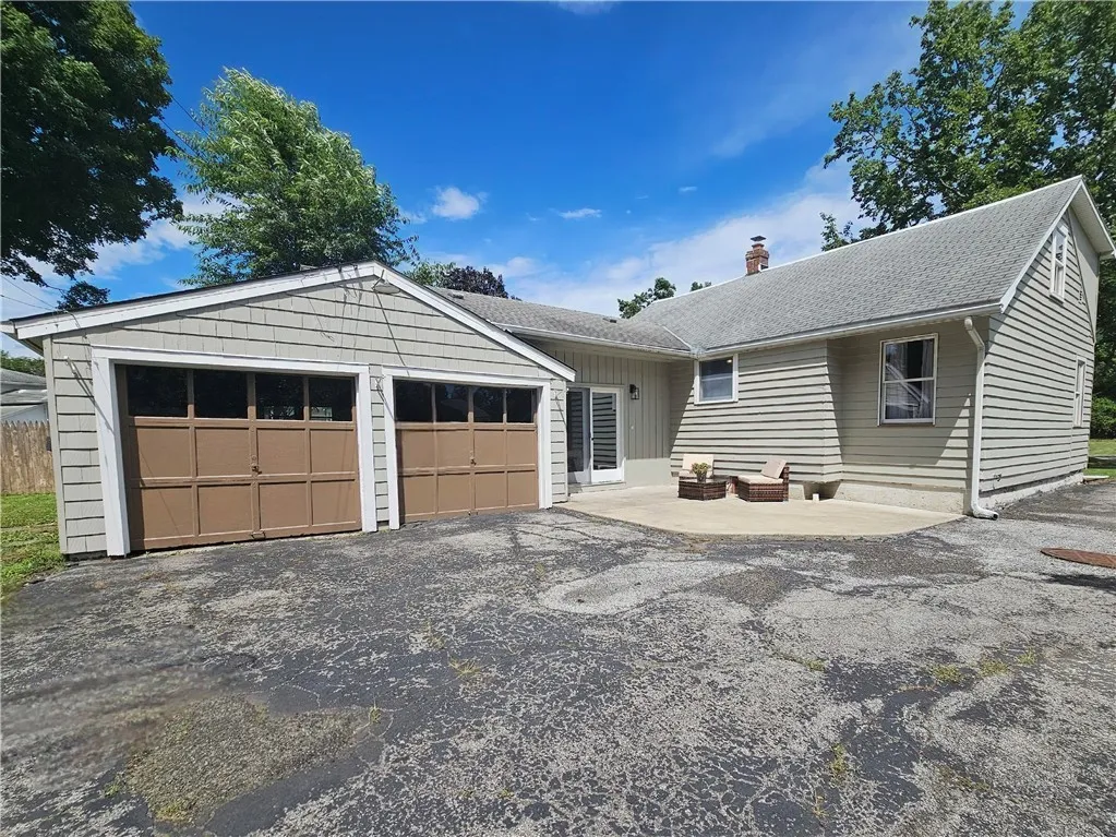 Garage & Patio