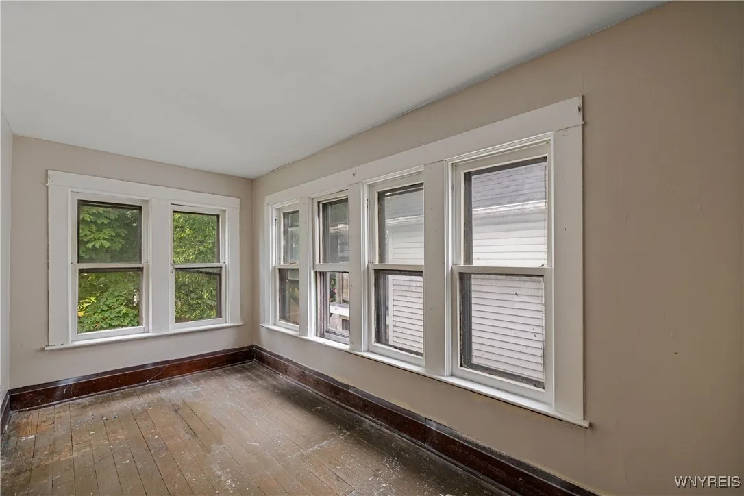 628 25th Street, Niagara Falls, New York 14301, Niagara Falls, New York 14301, 5 Bedrooms Bedrooms, 8 Rooms Rooms,2 BathroomsBathrooms,Residential,For Sale,628 25th Street, Niagara Falls, New York 14301,B1623868