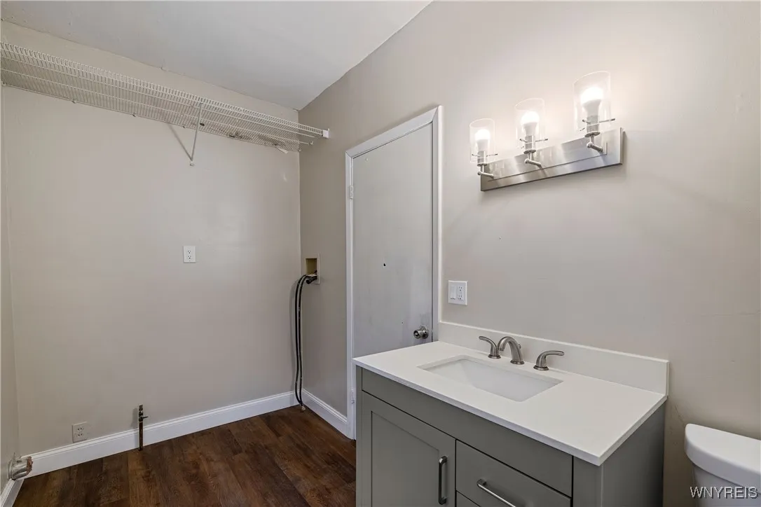 628 25th Street, Niagara Falls, New York 14301, Niagara Falls, New York 14301, 5 Bedrooms Bedrooms, 8 Rooms Rooms,2 BathroomsBathrooms,Residential,For Sale,628 25th Street, Niagara Falls, New York 14301,B1623868