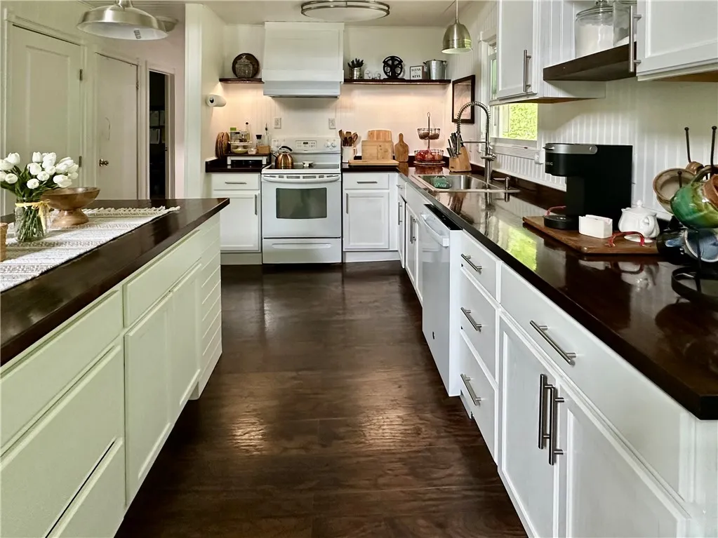 Beautiful Countertops and Cabinetry