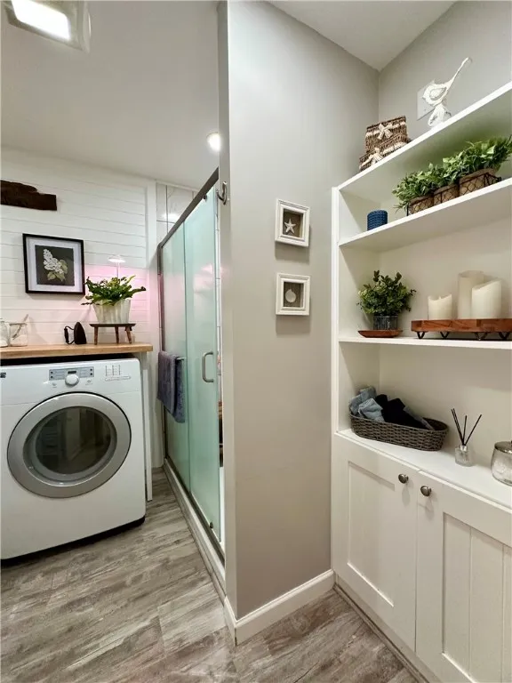 1st Floor Full Bath with Laundry