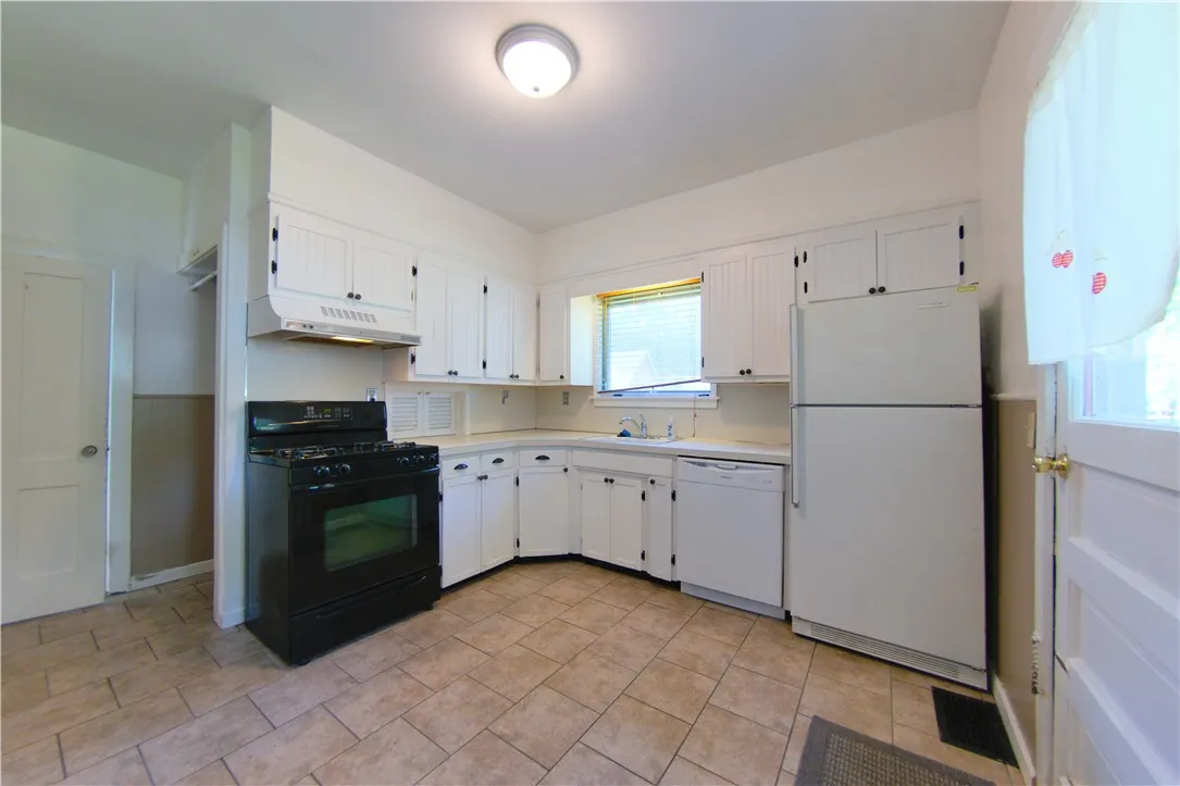 21 Linden Street, Livonia, New York 14487, Livonia, New York 14487, 4 Bedrooms Bedrooms, ,2 BathroomsBathrooms,Residential,For Sale,21 Linden Street, Livonia, New York 14487,R1623843