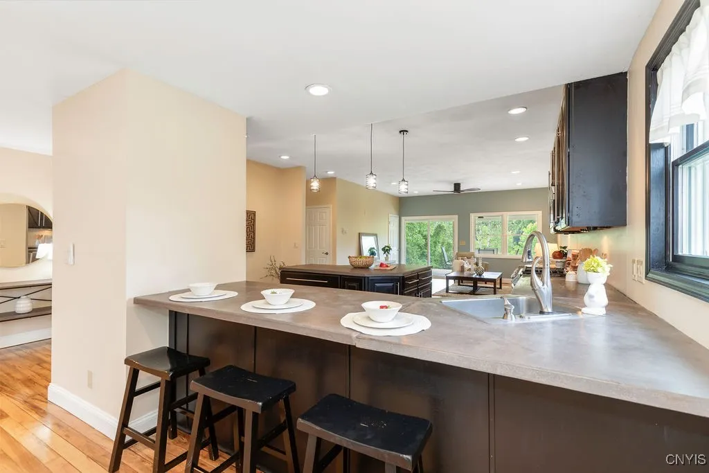 Counter Seating.