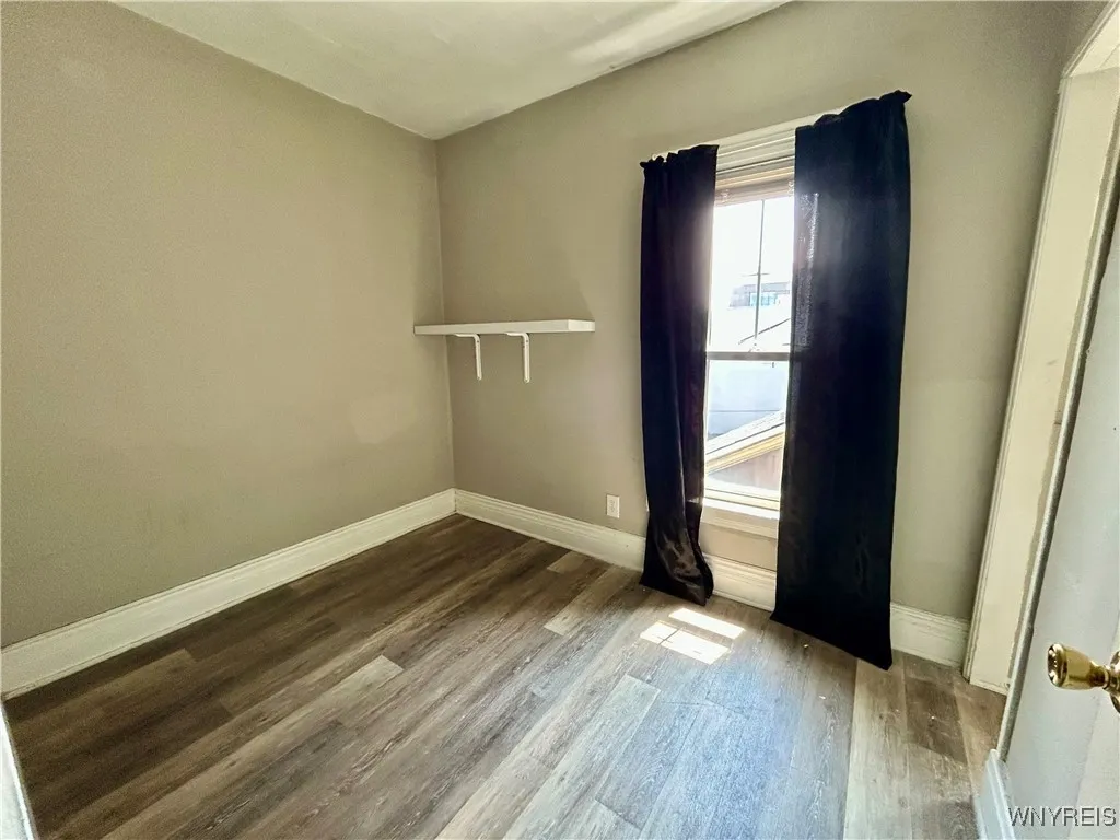 499 West Avenue Upper, Buffalo, New York 14213, Buffalo, New York 14213, 3 Bedrooms Bedrooms, 8 Rooms Rooms,1 BathroomBathrooms,Residential Lease,For Rent,499 West Avenue Upper, Buffalo, New York 14213,B1623883