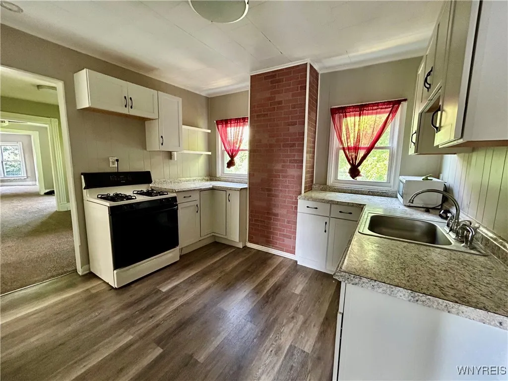 499 West Avenue Upper, Buffalo, New York 14213, Buffalo, New York 14213, 3 Bedrooms Bedrooms, 8 Rooms Rooms,1 BathroomBathrooms,Residential Lease,For Rent,499 West Avenue Upper, Buffalo, New York 14213,B1623883