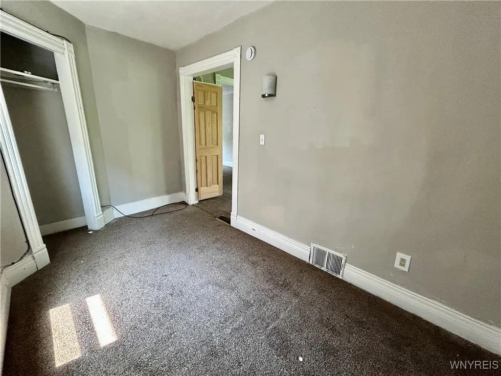 499 West Avenue Upper, Buffalo, New York 14213, Buffalo, New York 14213, 3 Bedrooms Bedrooms, 8 Rooms Rooms,1 BathroomBathrooms,Residential Lease,For Rent,499 West Avenue Upper, Buffalo, New York 14213,B1623883