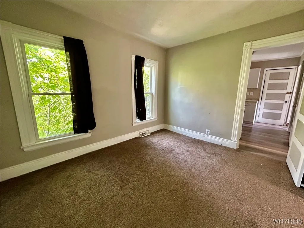 499 West Avenue Upper, Buffalo, New York 14213, Buffalo, New York 14213, 3 Bedrooms Bedrooms, 8 Rooms Rooms,1 BathroomBathrooms,Residential Lease,For Rent,499 West Avenue Upper, Buffalo, New York 14213,B1623883
