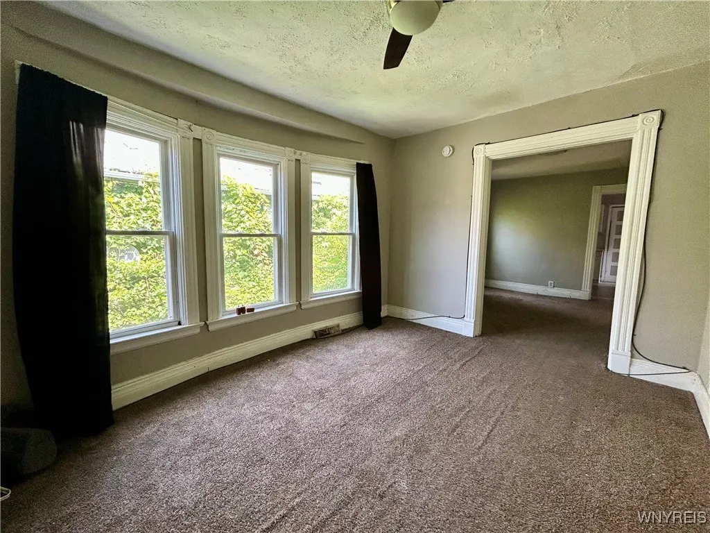 499 West Avenue Upper, Buffalo, New York 14213, Buffalo, New York 14213, 3 Bedrooms Bedrooms, 8 Rooms Rooms,1 BathroomBathrooms,Residential Lease,For Rent,499 West Avenue Upper, Buffalo, New York 14213,B1623883