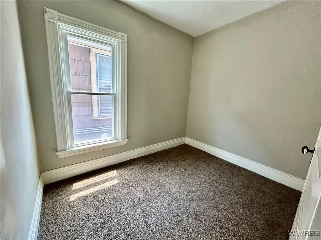 499 West Avenue Upper, Buffalo, New York 14213, Buffalo, New York 14213, 3 Bedrooms Bedrooms, 8 Rooms Rooms,1 BathroomBathrooms,Residential Lease,For Rent,499 West Avenue Upper, Buffalo, New York 14213,B1623883