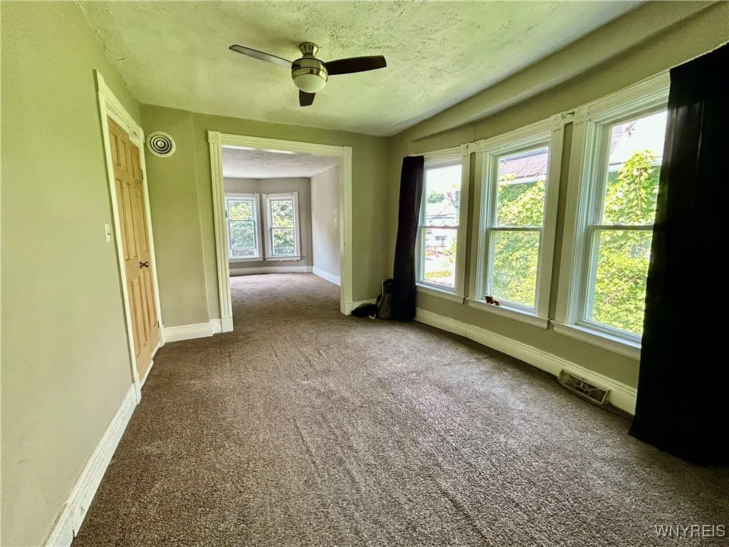 499 West Avenue Upper, Buffalo, New York 14213, Buffalo, New York 14213, 3 Bedrooms Bedrooms, 8 Rooms Rooms,1 BathroomBathrooms,Residential Lease,For Rent,499 West Avenue Upper, Buffalo, New York 14213,B1623883