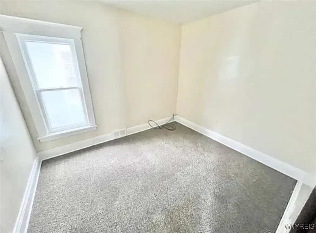 Upper Bedroom-3