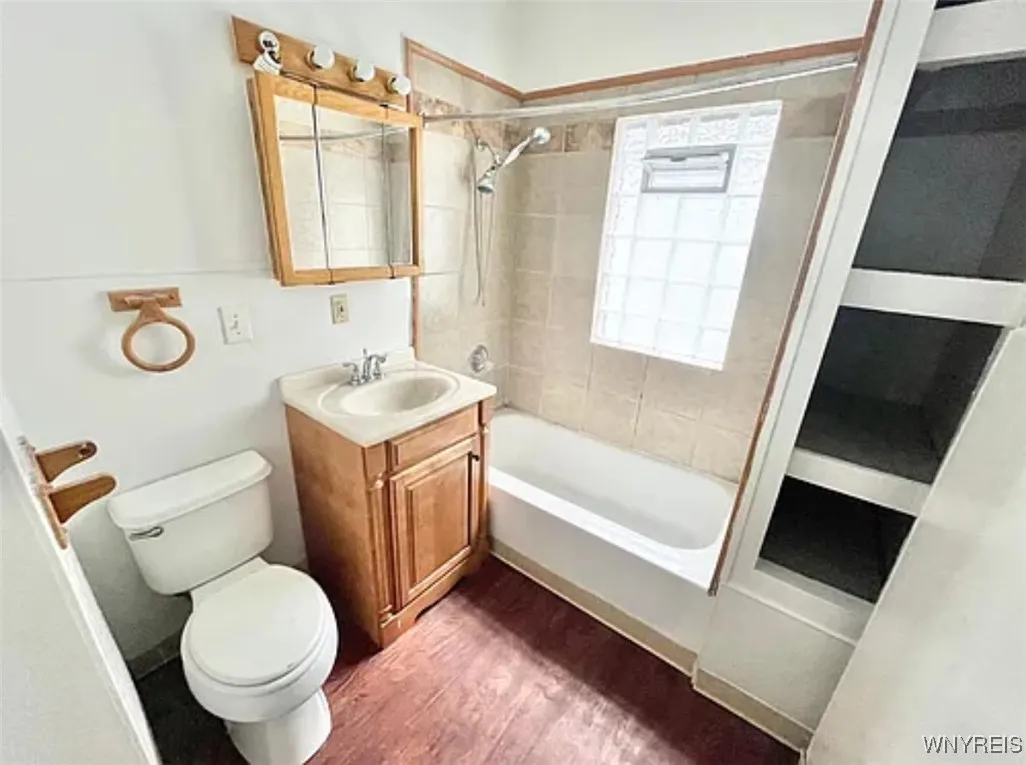 Upper Bathroom