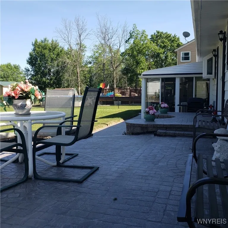 6717 Errick Road, Wheatfield, New York 14120, Wheatfield, New York 14120, 3 Bedrooms Bedrooms, 5 Rooms Rooms,2 BathroomsBathrooms,Residential,For Sale,6717 Errick Road, Wheatfield, New York 14120,0,B1623645
