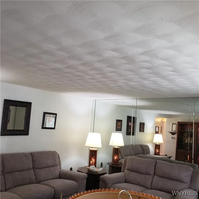 6717 Errick Road, Wheatfield, New York 14120, Wheatfield, New York 14120, 3 Bedrooms Bedrooms, 5 Rooms Rooms,2 BathroomsBathrooms,Residential,For Sale,6717 Errick Road, Wheatfield, New York 14120,0,B1623645