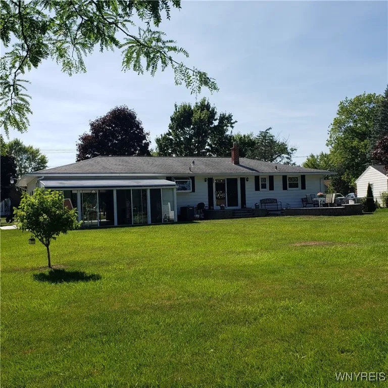 6717 Errick Road, Wheatfield, New York 14120, Wheatfield, New York 14120, 3 Bedrooms Bedrooms, 5 Rooms Rooms,2 BathroomsBathrooms,Residential,For Sale,6717 Errick Road, Wheatfield, New York 14120,B1623645