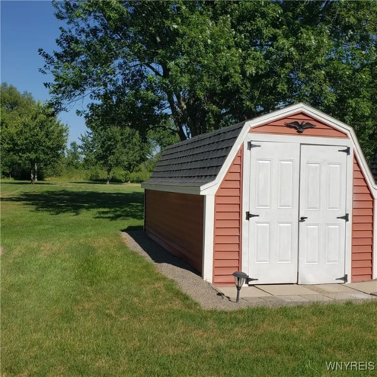 6717 Errick Road, Wheatfield, New York 14120, Wheatfield, New York 14120, 3 Bedrooms Bedrooms, 5 Rooms Rooms,2 BathroomsBathrooms,Residential,For Sale,6717 Errick Road, Wheatfield, New York 14120,B1623645