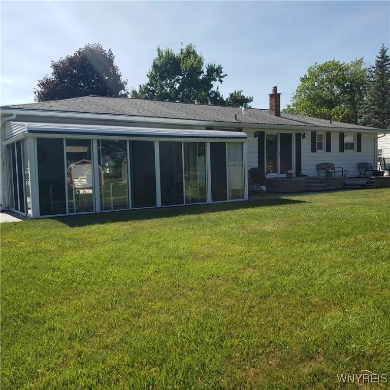 6717 Errick Road, Wheatfield, New York 14120, Wheatfield, New York 14120, 3 Bedrooms Bedrooms, 5 Rooms Rooms,2 BathroomsBathrooms,Residential,For Sale,6717 Errick Road, Wheatfield, New York 14120,0,B1623645