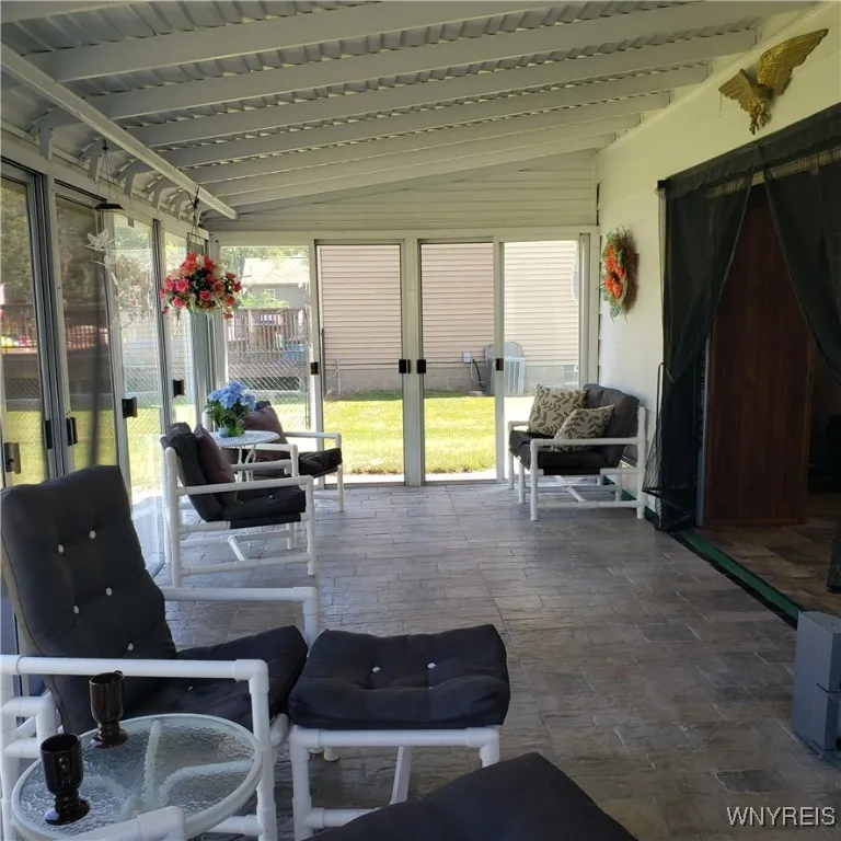 Enclosed sun room