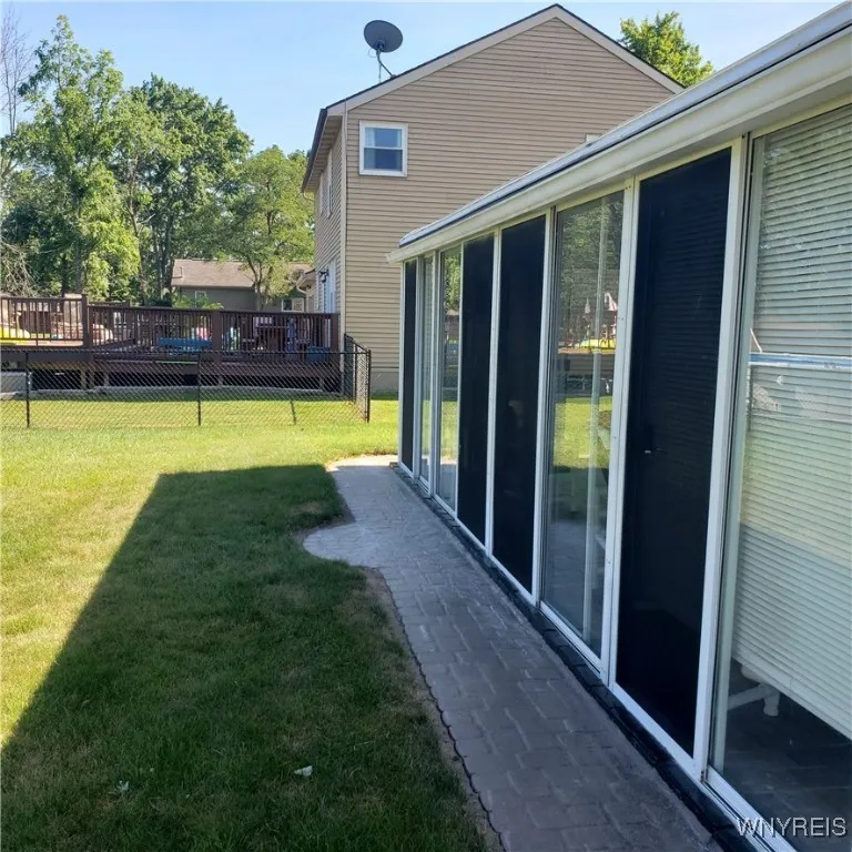 6717 Errick Road, Wheatfield, New York 14120, Wheatfield, New York 14120, 3 Bedrooms Bedrooms, 5 Rooms Rooms,2 BathroomsBathrooms,Residential,For Sale,6717 Errick Road, Wheatfield, New York 14120,B1623645