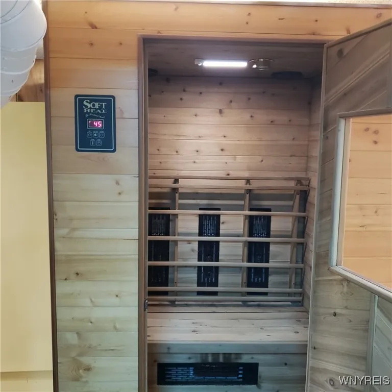 6717 Errick Road, Wheatfield, New York 14120, Wheatfield, New York 14120, 3 Bedrooms Bedrooms, 5 Rooms Rooms,2 BathroomsBathrooms,Residential,For Sale,6717 Errick Road, Wheatfield, New York 14120,0,B1623645