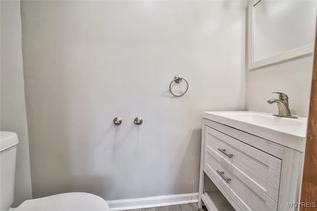 47 Heath Street, Buffalo, New York 14214, Buffalo, New York 14214, 5 Bedrooms Bedrooms, 8 Rooms Rooms,1 BathroomBathrooms,Residential,For Sale,47 Heath Street, Buffalo, New York 14214,B1623153