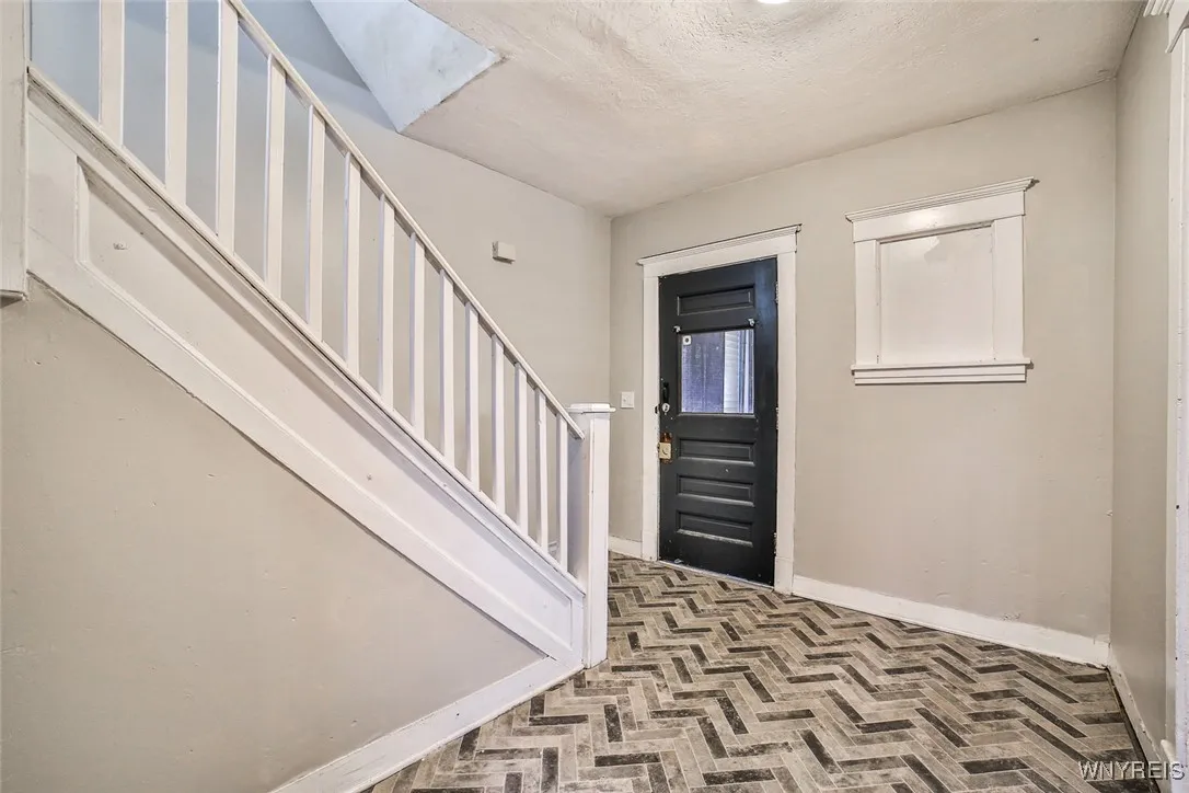 47 Heath Street, Buffalo, New York 14214, Buffalo, New York 14214, 5 Bedrooms Bedrooms, 8 Rooms Rooms,1 BathroomBathrooms,Residential,For Sale,47 Heath Street, Buffalo, New York 14214,B1623153