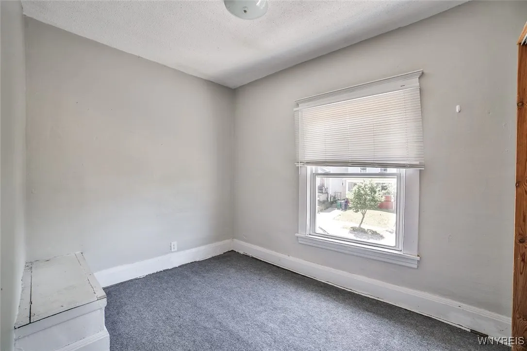 47 Heath Street, Buffalo, New York 14214, Buffalo, New York 14214, 5 Bedrooms Bedrooms, 8 Rooms Rooms,1 BathroomBathrooms,Residential,For Sale,47 Heath Street, Buffalo, New York 14214,B1623153