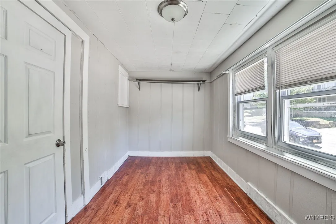 47 Heath Street, Buffalo, New York 14214, Buffalo, New York 14214, 5 Bedrooms Bedrooms, 8 Rooms Rooms,1 BathroomBathrooms,Residential,For Sale,47 Heath Street, Buffalo, New York 14214,B1623153