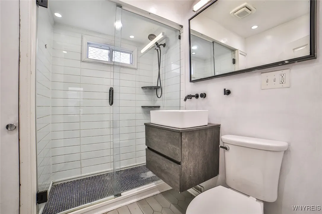 47 Heath Street, Buffalo, New York 14214, Buffalo, New York 14214, 5 Bedrooms Bedrooms, 8 Rooms Rooms,1 BathroomBathrooms,Residential,For Sale,47 Heath Street, Buffalo, New York 14214,B1623153